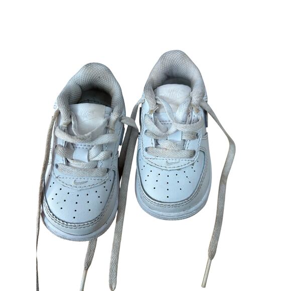 Nike Force 1 LE Triple White Lace Up Sneakers Toddler Size 4C - Picture 2 of 6